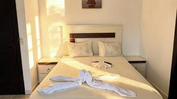 Iron/ironing board, WiFi, bed sheets