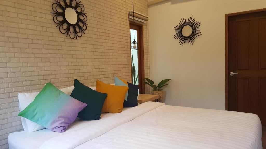 Superior King or Twin Room | Desk, soundproofing, iron/ironing board, rollaway beds (surcharge)