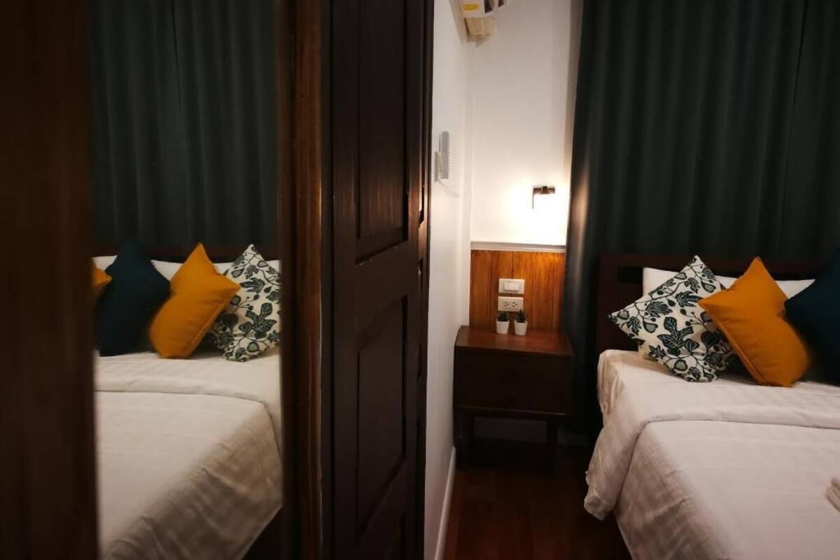 Superior King Room | Desk, soundproofing, iron/ironing board, rollaway beds