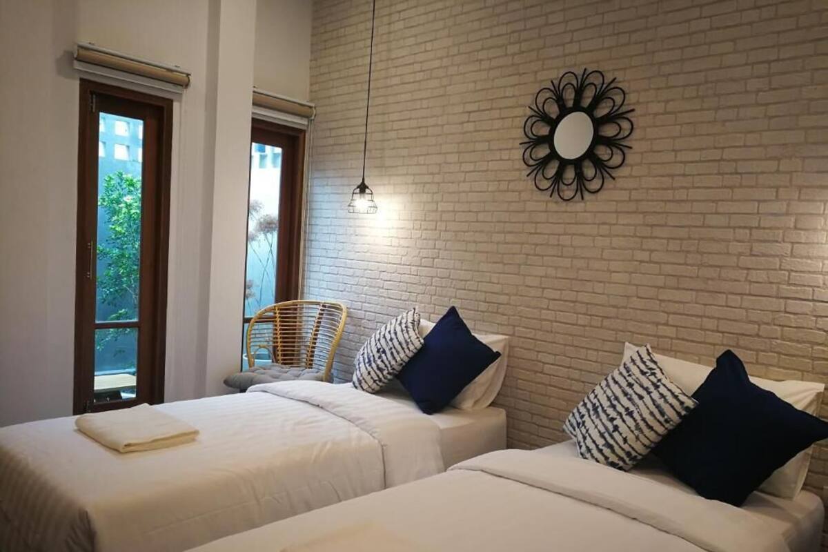 Superior King or Twin Room | Desk, soundproofing, iron/ironing board, rollaway beds