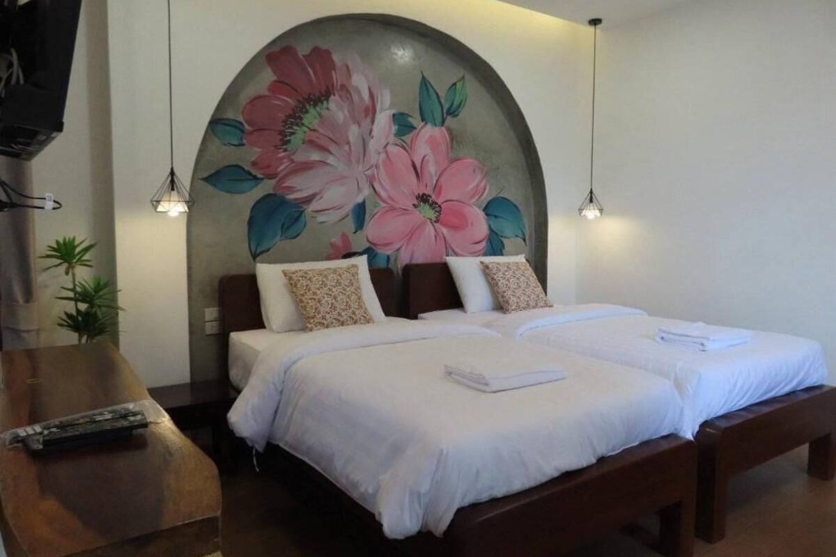 Large Twin Room with Balcony | Desk, soundproofing, iron/ironing board, rollaway beds