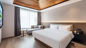 Signature Double Room, City View | Desk, laptop workspace, WiFi (free), bed sheets