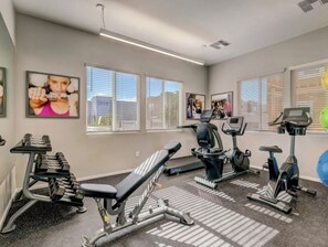 Fitness facility - ALL BREED DOG FRIENDLY LUXURY COMMUNITY -Central Gilbert/2bd/2.5ba/1cg TOWNHOME! (Gilbert)