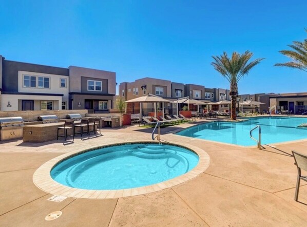Pool - ALL BREED DOG FRIENDLY LUXURY COMMUNITY -Central Gilbert/2bd/2.5ba/1cg TOWNHOME! (Gilbert)