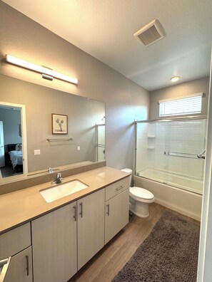 Bathroom - ALL BREED DOG FRIENDLY LUXURY COMMUNITY -Central Gilbert/2bd/2.5ba/1cg TOWNHOME! (Gilbert)