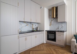 Kühlschrank, Ofen, Herdplatte, Geschirrspüler
