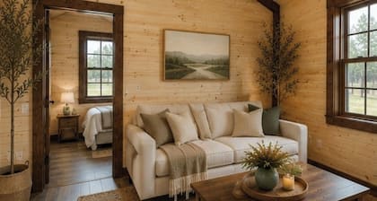 Cozy 2-bedroom cabin in peaceful Horse Cave KY