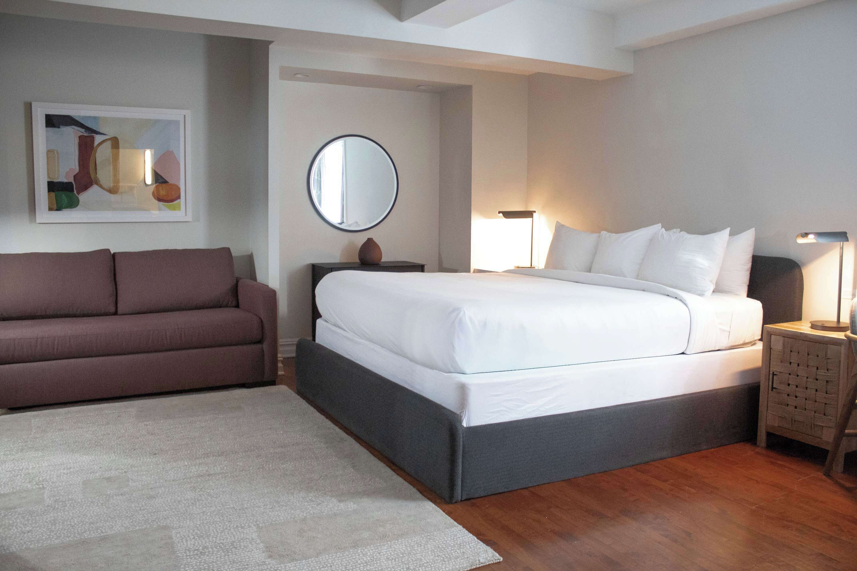 Desk, WiFi, bed sheets