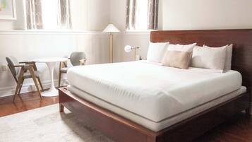 Desk, WiFi, bed sheets