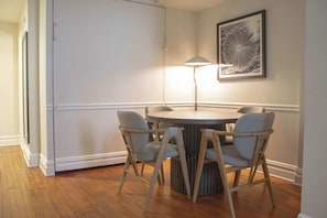 Dining - Loft Queen Suite in Central Philly  | StayCozy (Philadelphia)