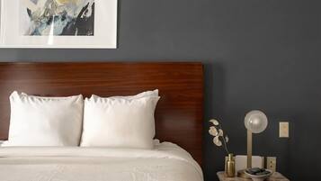 Desk, WiFi, bed sheets