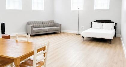Cozy Studio apartment in delightful Waterbury with Central Air