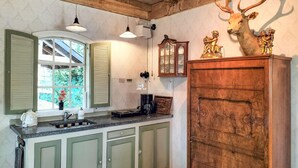 Private kitchen - Awesome home in Volkel with sauna (Volkel)