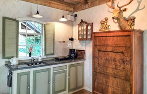 Private kitchen - Awesome home in Volkel with sauna (Volkel)