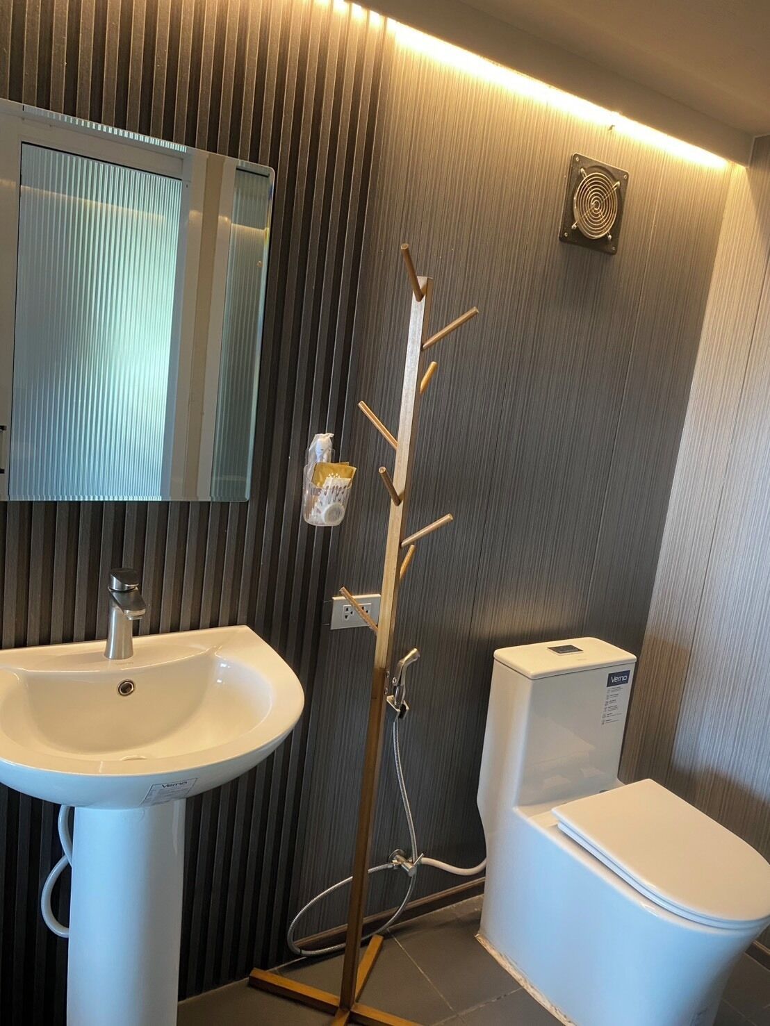Standard Studio, Sea View | Bathroom | Combined shower/tub, free toiletries, hair dryer, towels
