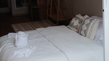 Standard Studio, Sea View | WiFi (free), bed sheets