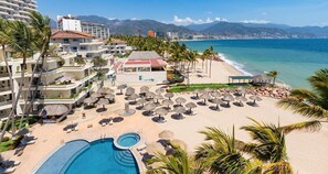 Beach - Awesome oceanfront resort with amazing Arch views in fabulous Cabo San Lucas. (Cabo San Lucas)
