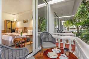 Garden View Classic Room with Balcony | Teras/patio