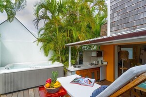 Bồn tắm spa ngoài trời