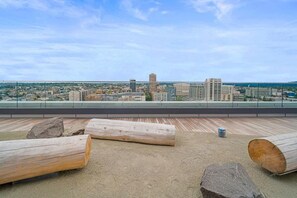 Property grounds - Blueground | First Hill, rooftop pool, nr Seattle Art Museum (Seattle)