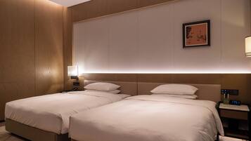 Deluxe Family Twin Suite | In-room safe, blackout drapes, iron/ironing board (on request)