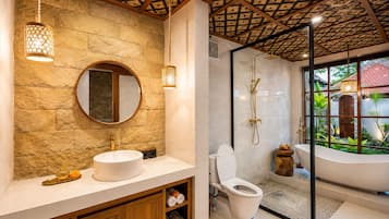 Comfort Villa, Garden View | Bathroom | Separate tub and shower, hair dryer, soap, shampoo