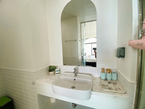Căn hộ Deluxe, quang cảnh biển | Phòng tắm