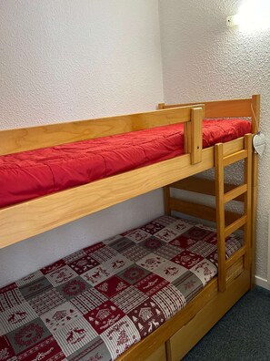 Room - Pleasant 1-bedroom apartment for 4 people in the heart of the resort, close to the slopes. (VAL THORENS)