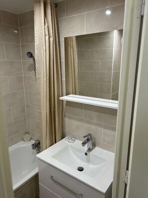 Bathroom - Pleasant 1-bedroom apartment for 4 people in the heart of the resort, close to the slopes. (VAL THORENS)