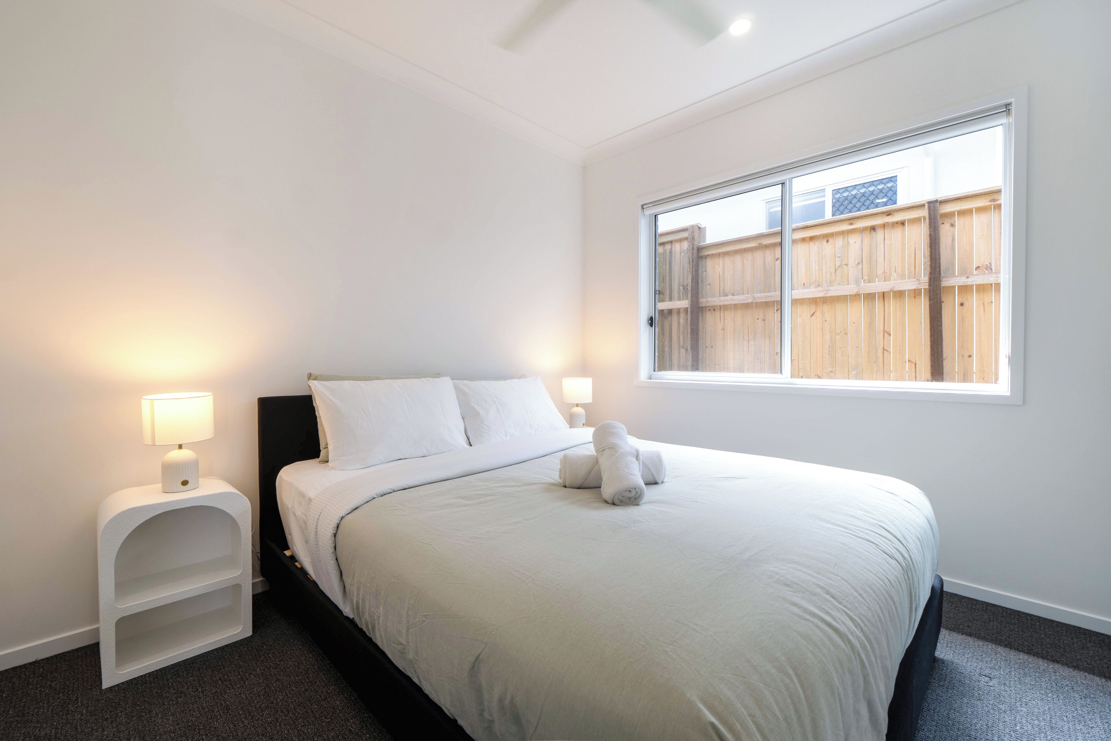 Iron/ironing board, Internet, bed sheets