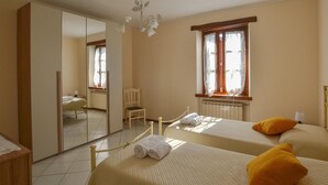 Room - Awesome home in Monte San Savino with WiFi (Monte San Savino)