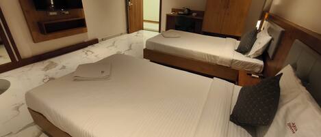 ห้องเอ็กเซ็กคิวทีฟดับเบิลหรือทวิน, วิวเมือง | โต๊ะทำงาน, พื้นที่ทำงานแบบใช้แล็ปท็อป, Wi-Fi ฟรี