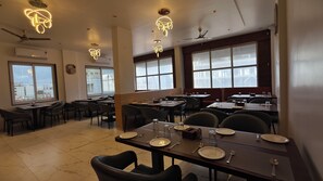 Dining - Hotel Arya Executive (Sawardari)