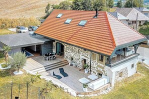 Unclassified image, 3 of 19, button - Farmhouse with a pool and hot tub (Grésy-sur-Aix)