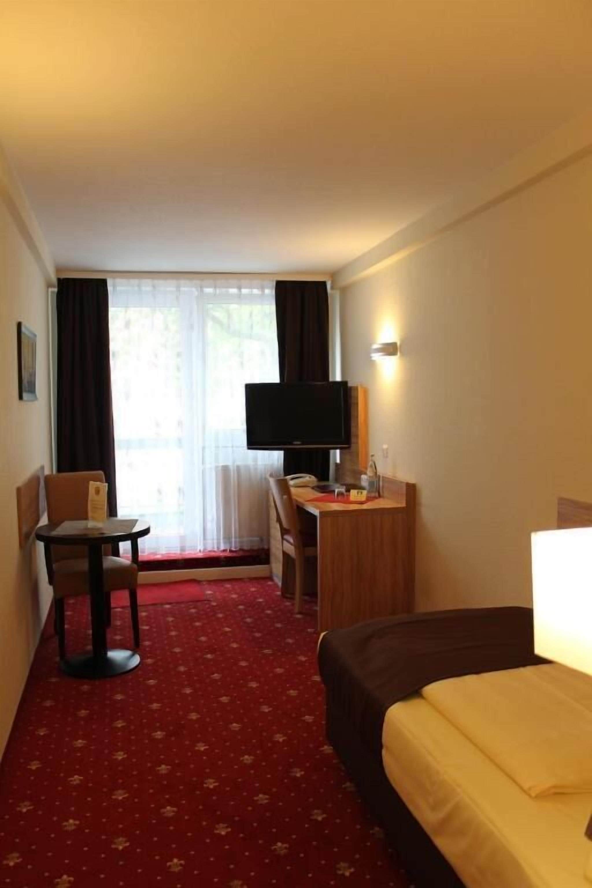 Single Room | In-room safe, desk, soundproofing, free WiFi