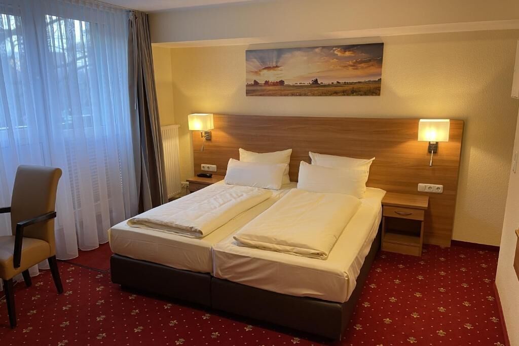 Double Room | In-room safe, desk, soundproofing, WiFi (free)