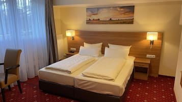 Double Room | In-room safe, desk, soundproofing, WiFi (free)