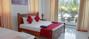 Family Room, Balcony, Sea View - Bivon Reach Hotel (Thaldiyawaththa/Uswetakeiyawa /Wattala)