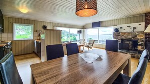 Dining - 3 bedroom lovely home in Fister (Fister)