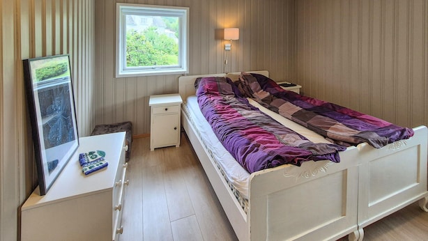 3 bedrooms, travel cot - 3 bedroom lovely home in Fister (Fister)