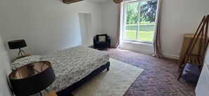 Room - Vrbo Property (Monchy-Lagache)