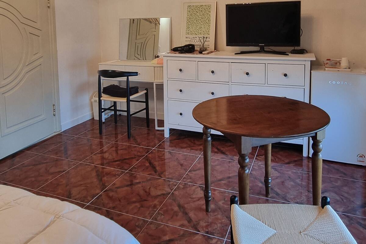 Classic Twin Room | Free WiFi