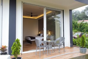 Standard Room, Garden View | Outdoor dining - Cliffs & Clouds (Bhimtal)