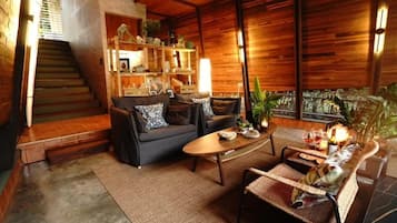 Studio, Garden View | Interior