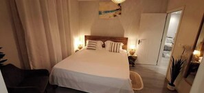 Room - Sunshine Apartment | Stylish Beachside Stay in Flic en Flac (Flic en Flac)