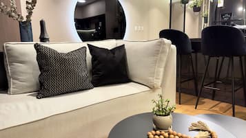 Apartment, 1 Queen Bed, Kitchen | Living area