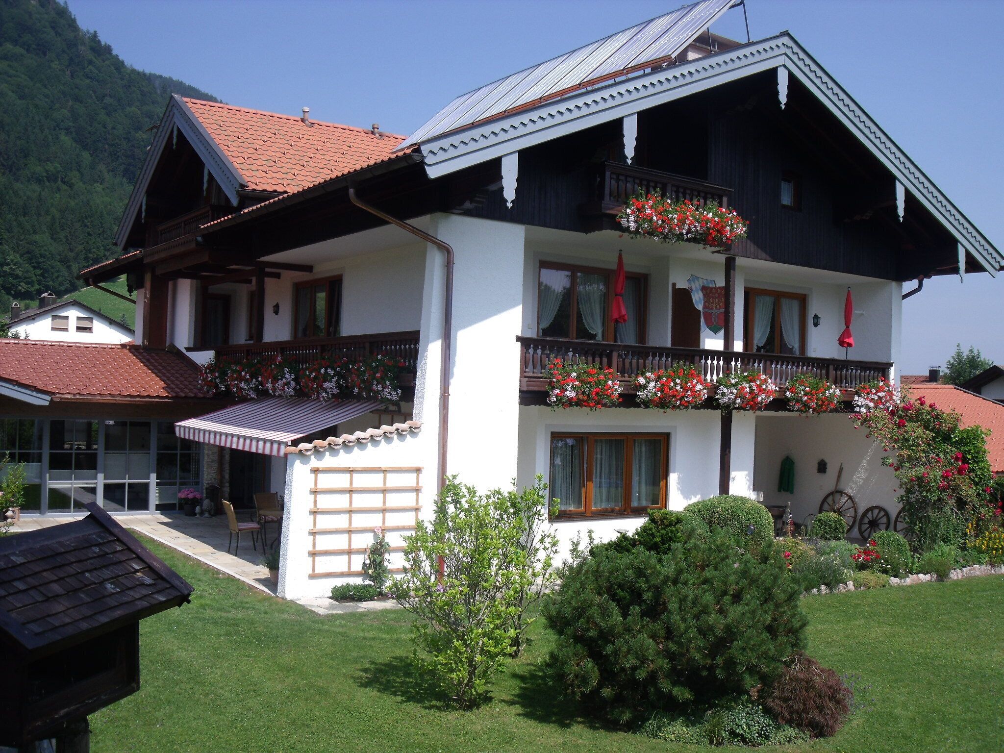 Ferienwohnungen Schweiger inkl. Chiemgaukarte (DE Ruhpolding) - Schweiger Sabine - 1807-Unser Haus - die Wohnungen befinden sich im 1. und 2. Stock!