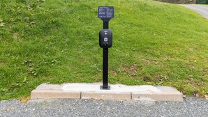 A parking meter with a QR code and instructions on a sign. - Barlocco -  a lodge that sleeps 2 guests  in 1 bedroom (Isles of Fleet Retreat, Gatehouse of Fleet)