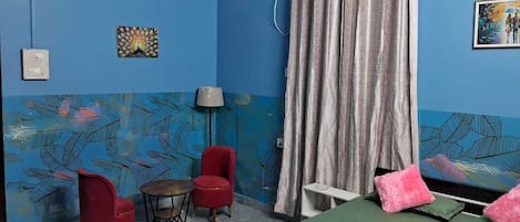 Iron/ironing board, WiFi