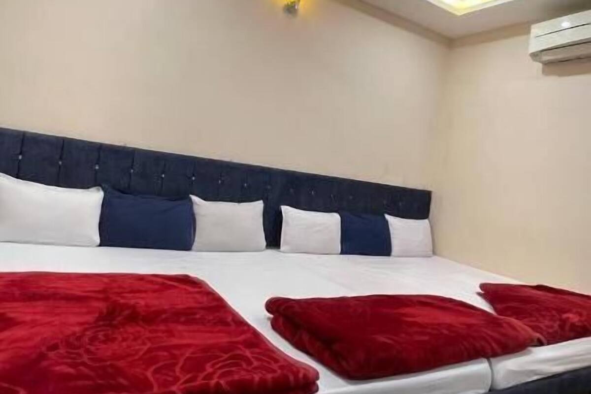 Family Room, City View | WiFi (free)